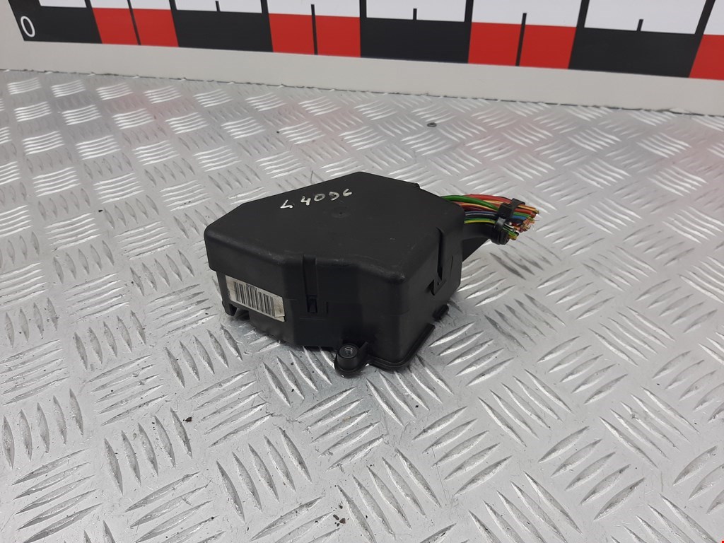 Датчик уровня в бачок омывателя SKODA Superb 2002-2008