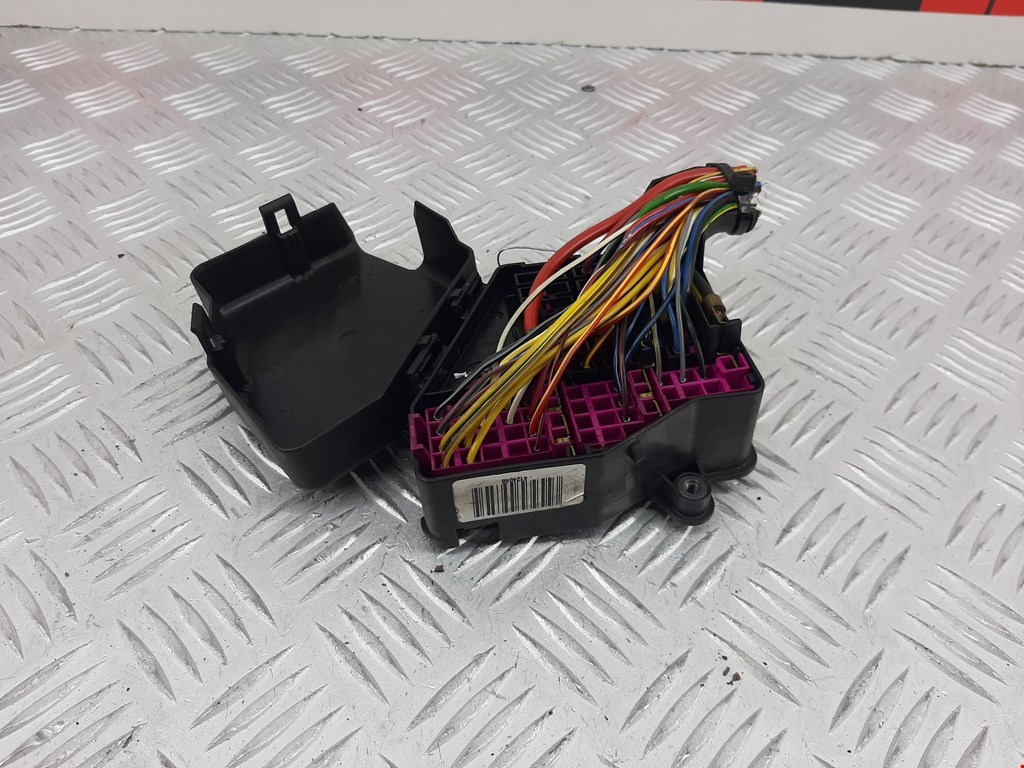 Датчик уровня в бачок омывателя SKODA Superb 2002-2008