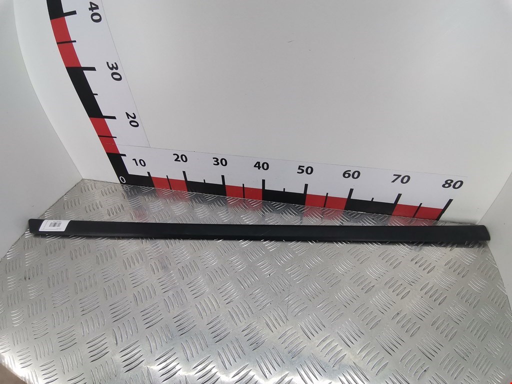 Накладка декоративная (молдинг) двери передней левой Ford Fiesta 5 (2002-2008)