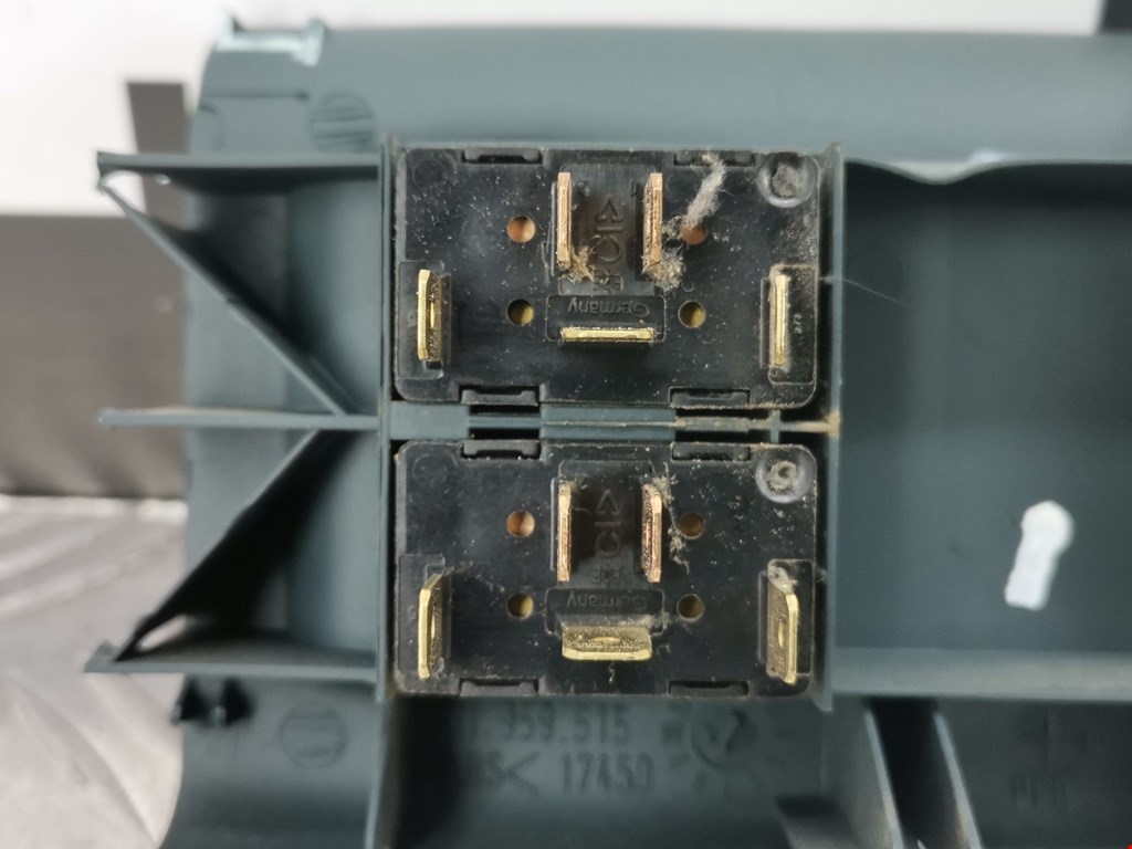 Блок управления стеклоподъемниками AUDI A4 B5 1995-2001