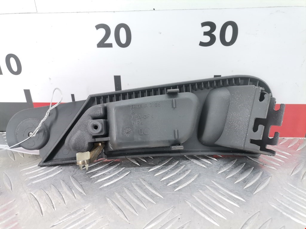 Ручка дверная задняя внутренняя правая MERCEDES-BENZ C-Class C-klasse W203 2000-2007