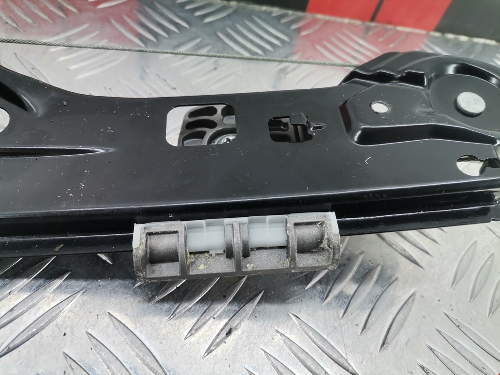 Стеклоподъемник задний правый MERCEDES-BENZ C-Class C-klasse W203 2000-2007