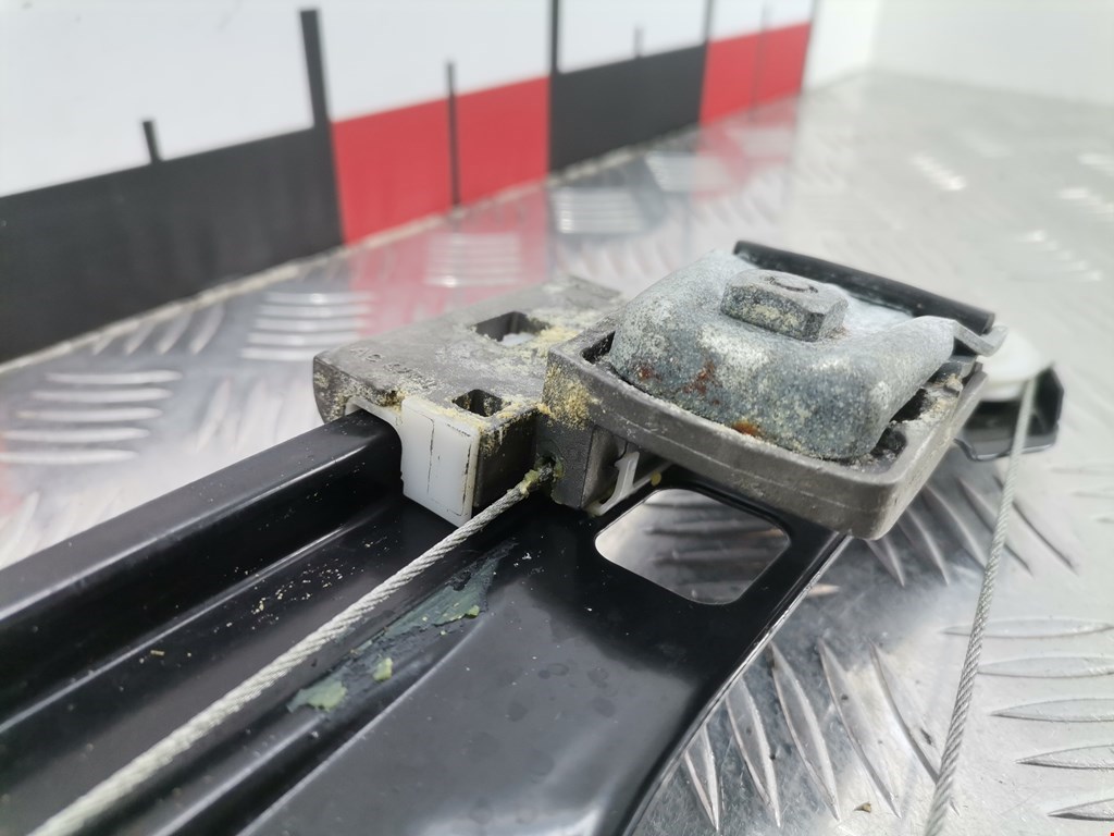 Стеклоподъемник задний правый MERCEDES-BENZ C-Class C-klasse W203 2000-2007