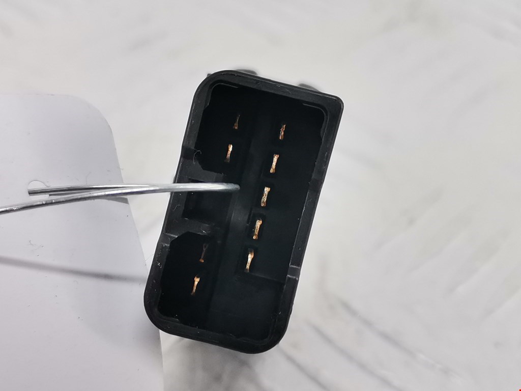 Кнопка аварийной сигнализации (аварийки) MAZDA Premacy CP 1999-2004