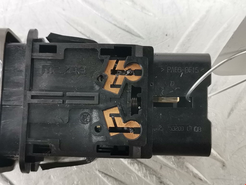 Кнопка аварийной сигнализации (аварийки) MAZDA Premacy CP 1999-2004