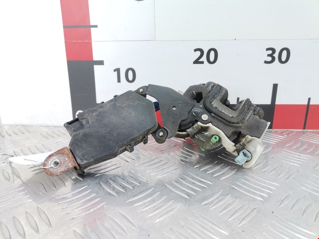 Замок двери задней левой SUBARU Forester I 1997-2002