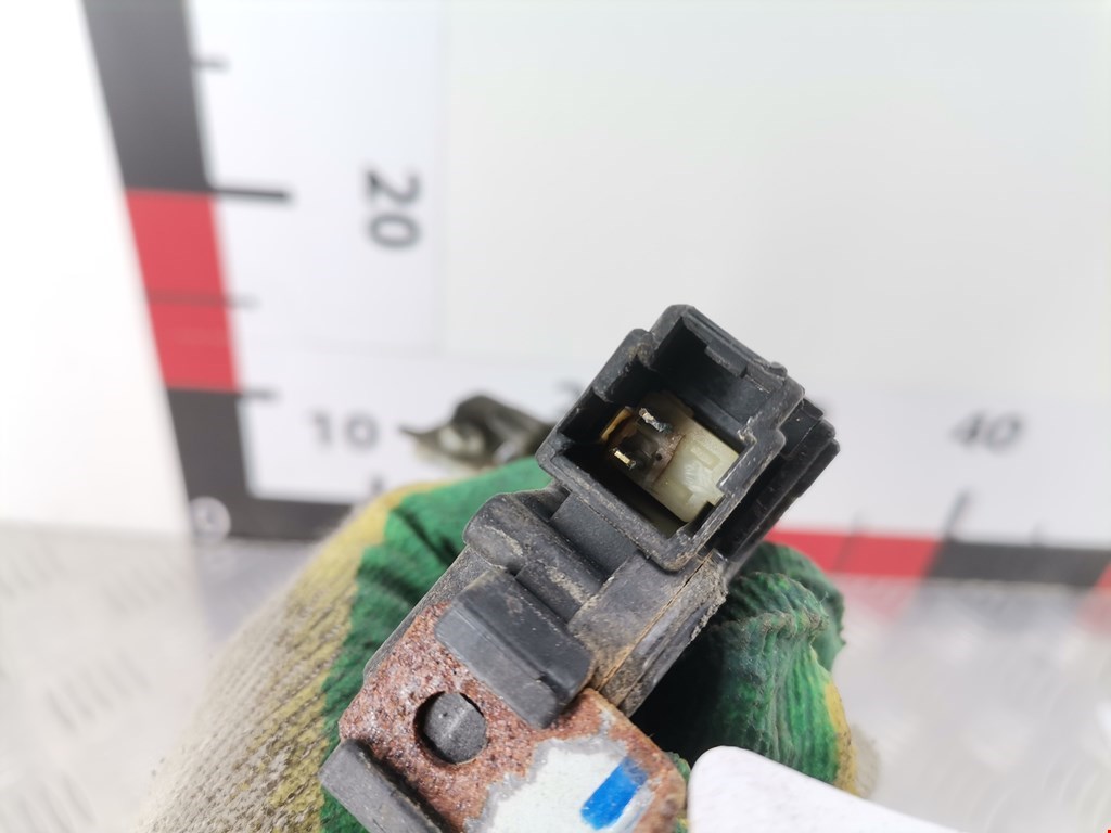 Замок двери задней левой SUBARU Forester I 1997-2002