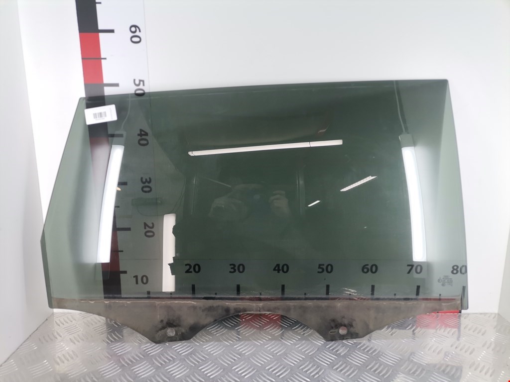 Стекло двери заднее правое AUDI Q7 I 2006-2015