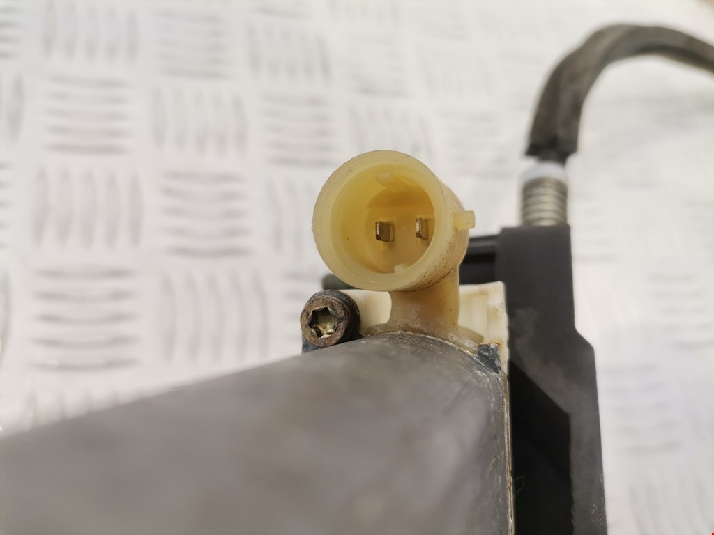 Стеклоподъемник передний правый RENAULT Clio 1998-2008