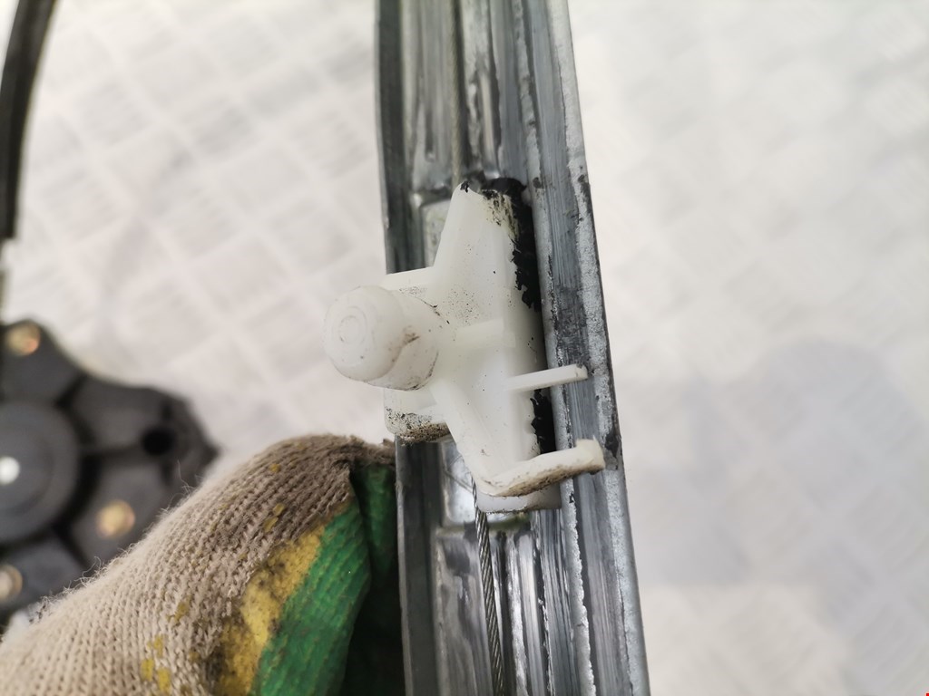 Стеклоподъемник передний правый RENAULT Clio 1998-2008