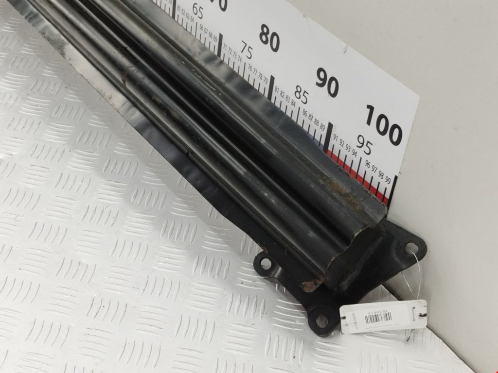 Усилитель заднего бампера (задний) VOLKSWAGEN Golf V 2003-2009