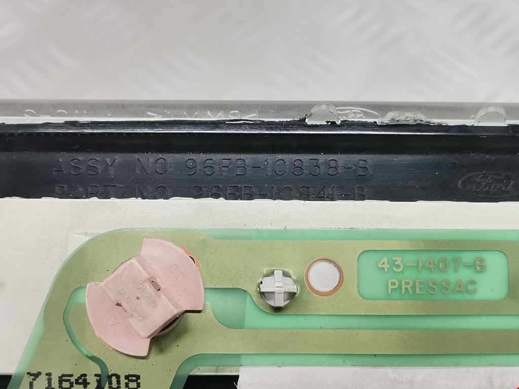 Панель приборов (щиток) FORD Fiesta 1995-2001