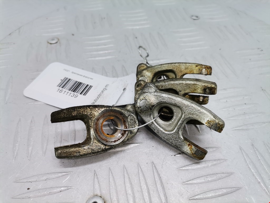 Крепление форсунки Renault Megane 3 (2008-2016)