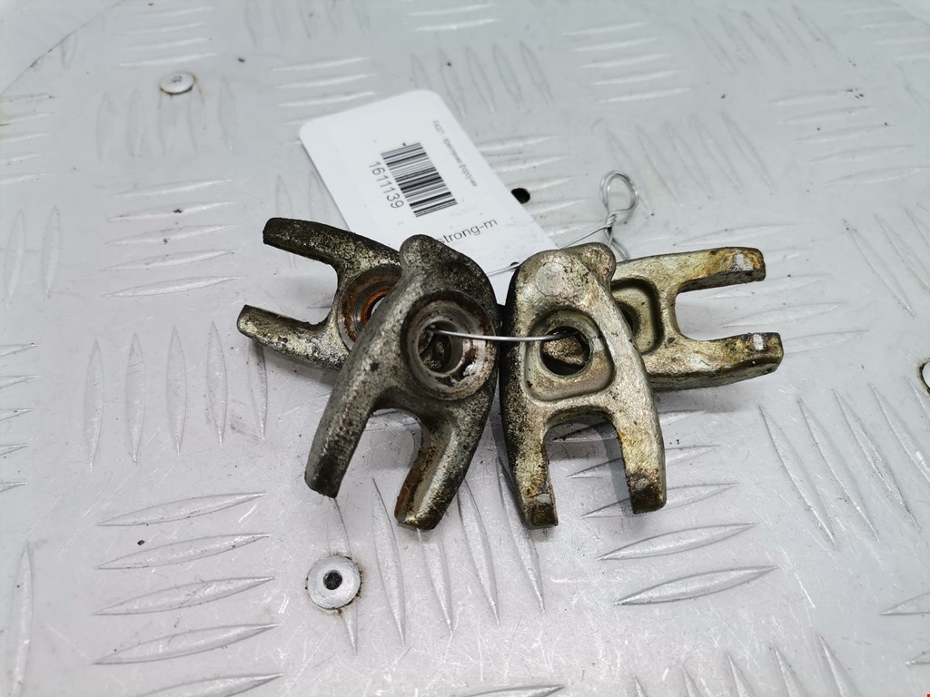 Кронштейн форсунки RENAULT Megane III 2009-2016