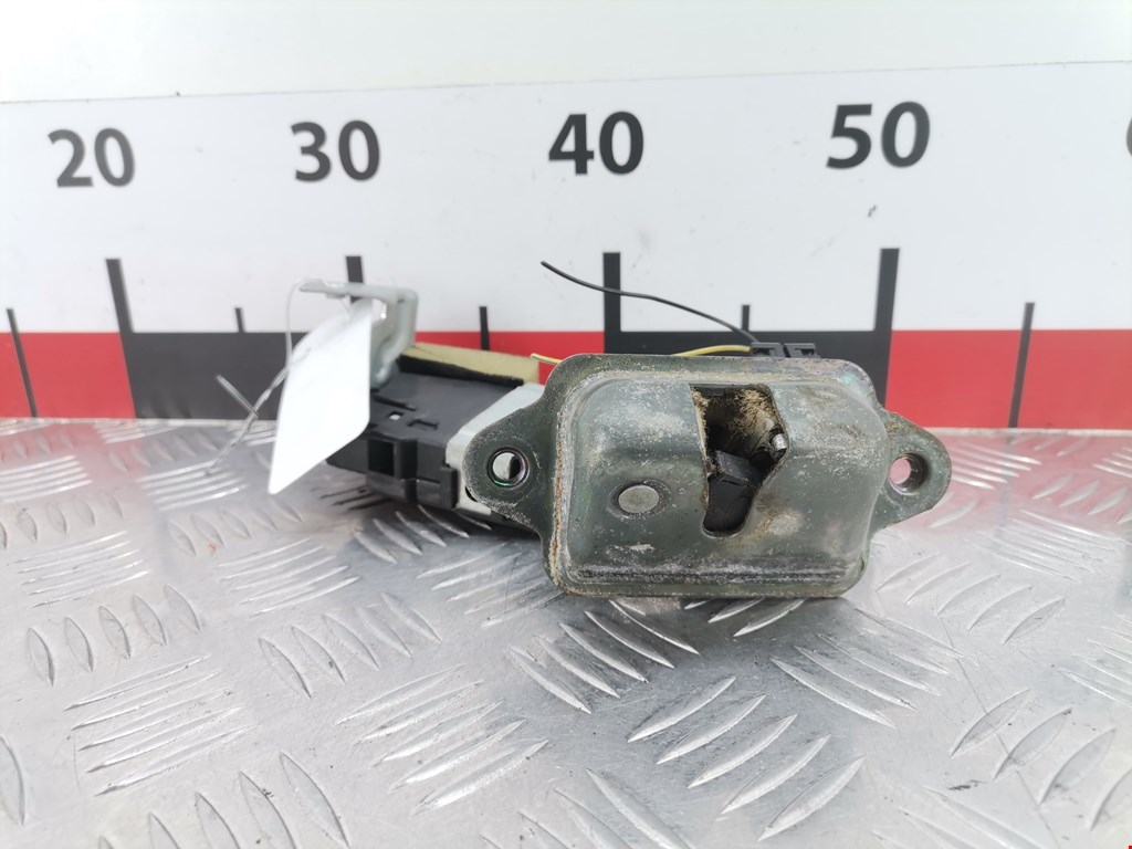 Замок багажника (крышки двери) SUBARU Legacy 1998-2004