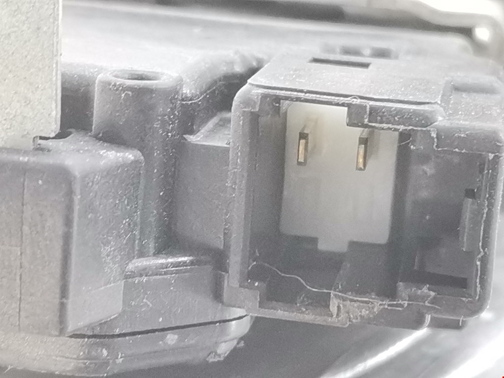 Замок багажника (крышки двери) SUBARU Legacy 1998-2004