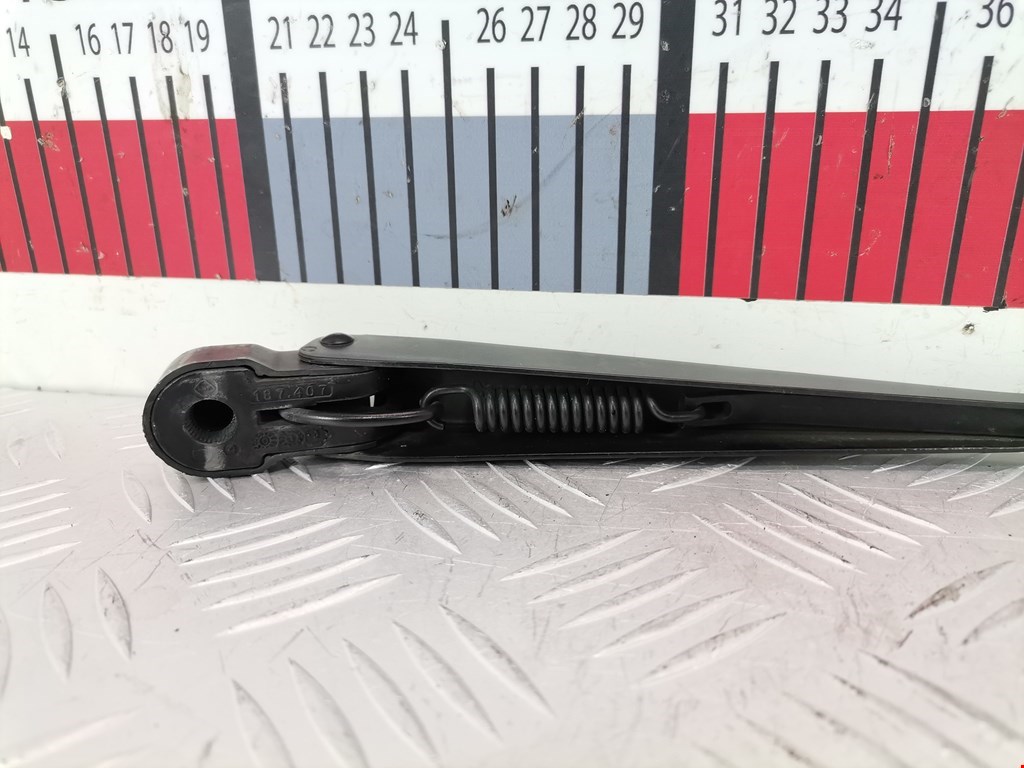 Поводок дворников передний левый/ правый FORD Fiesta 1995-2001