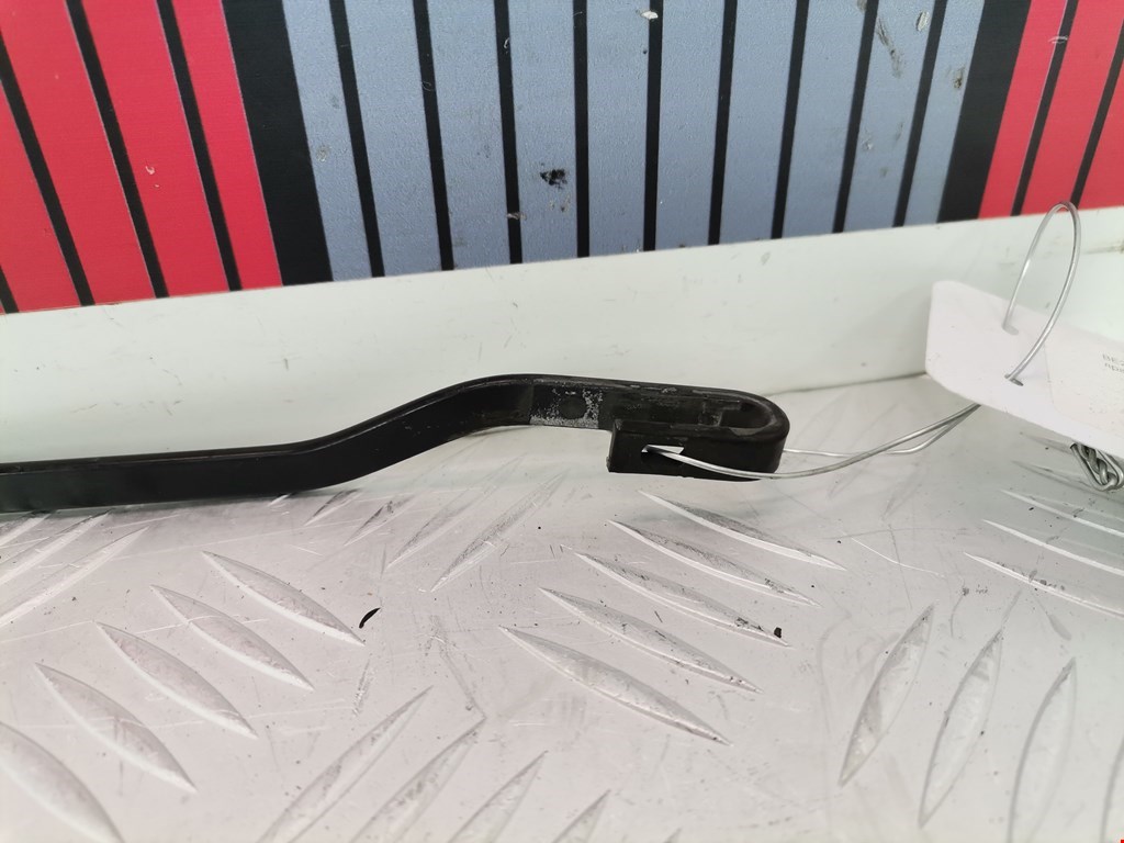 Поводок дворников передний левый/ правый FORD Fiesta 1995-2001