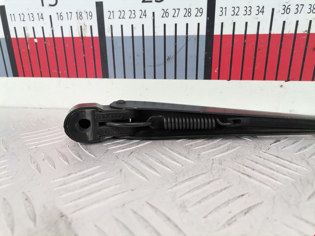 Поводок дворников передний левый/ правый FORD Fiesta 1995-2001