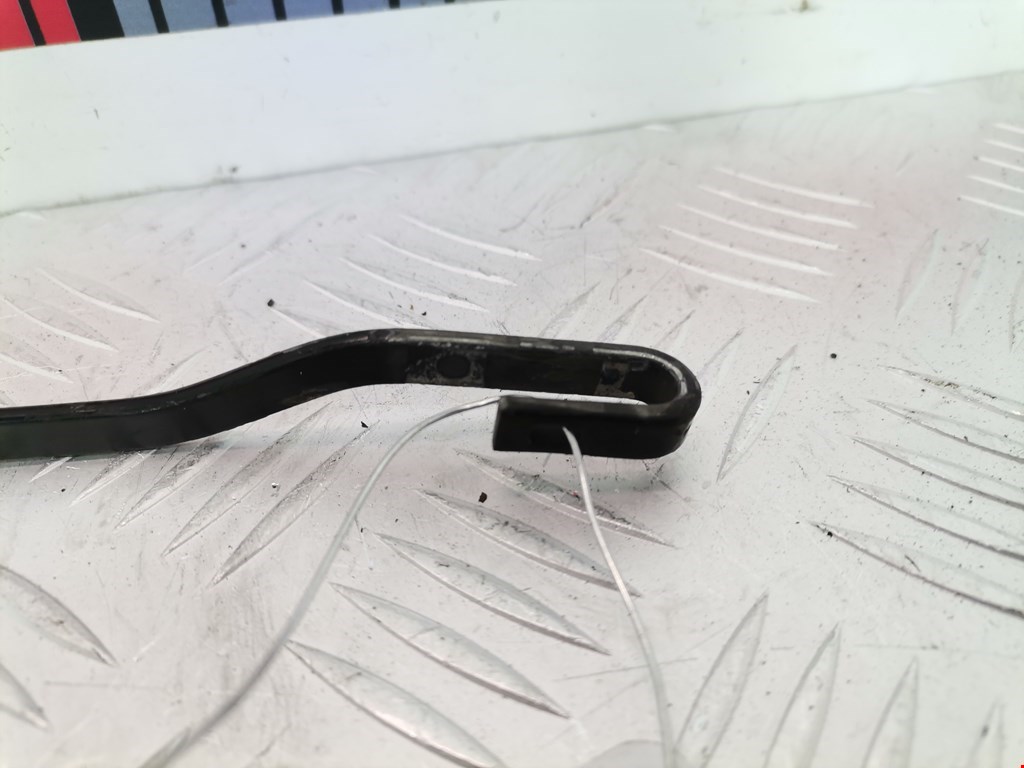 Поводок дворников передний левый/ правый FORD Fiesta 1995-2001