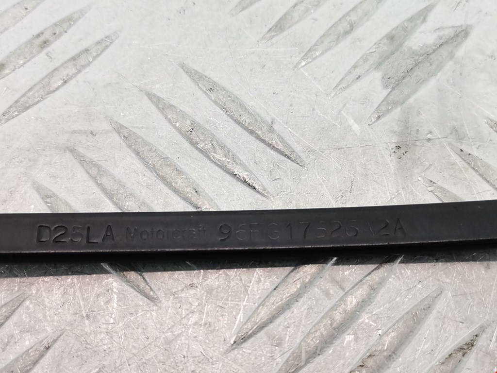 Поводок дворников передний левый/ правый FORD Fiesta 1995-2001