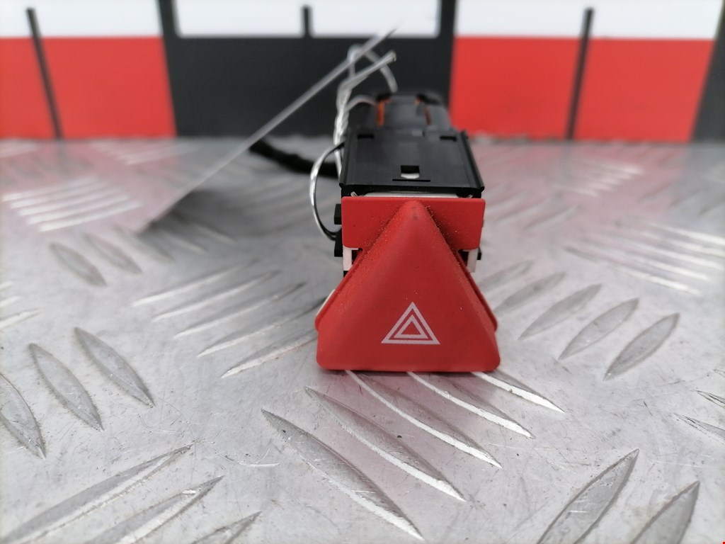 Кнопка аварийной сигнализации (аварийки) VOLKSWAGEN Golf V 2003-2009