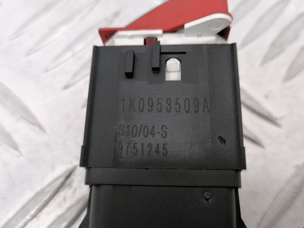 Кнопка аварийной сигнализации (аварийки) VOLKSWAGEN Golf V 2003-2009