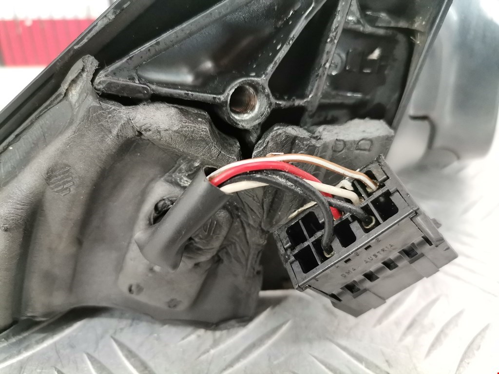 Зеркало правое AUDI A4 B5 1995-2001