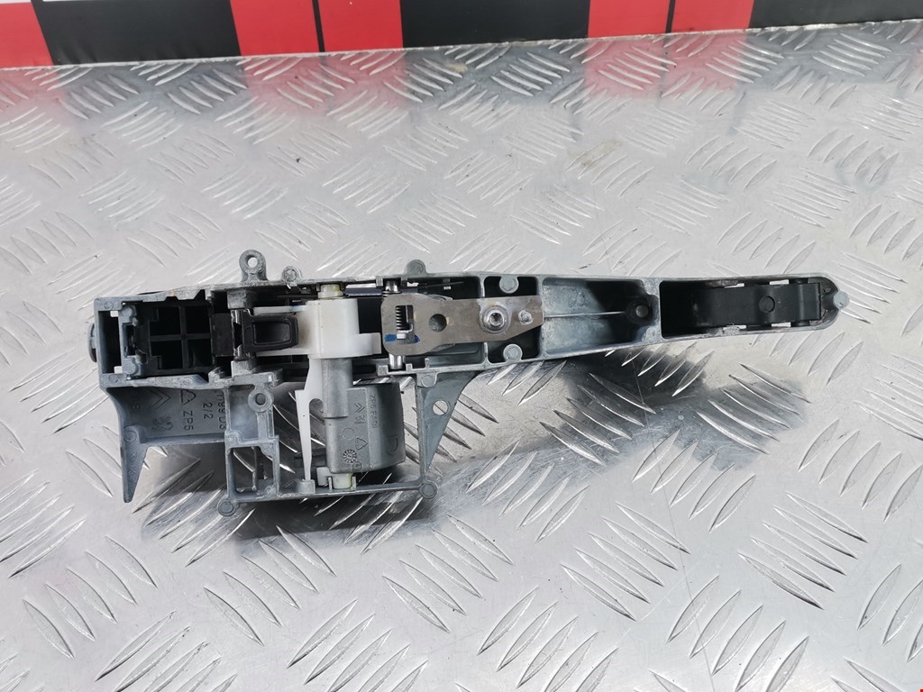 Ручка двери передней наружная правая PEUGEOT 308 2007-2015