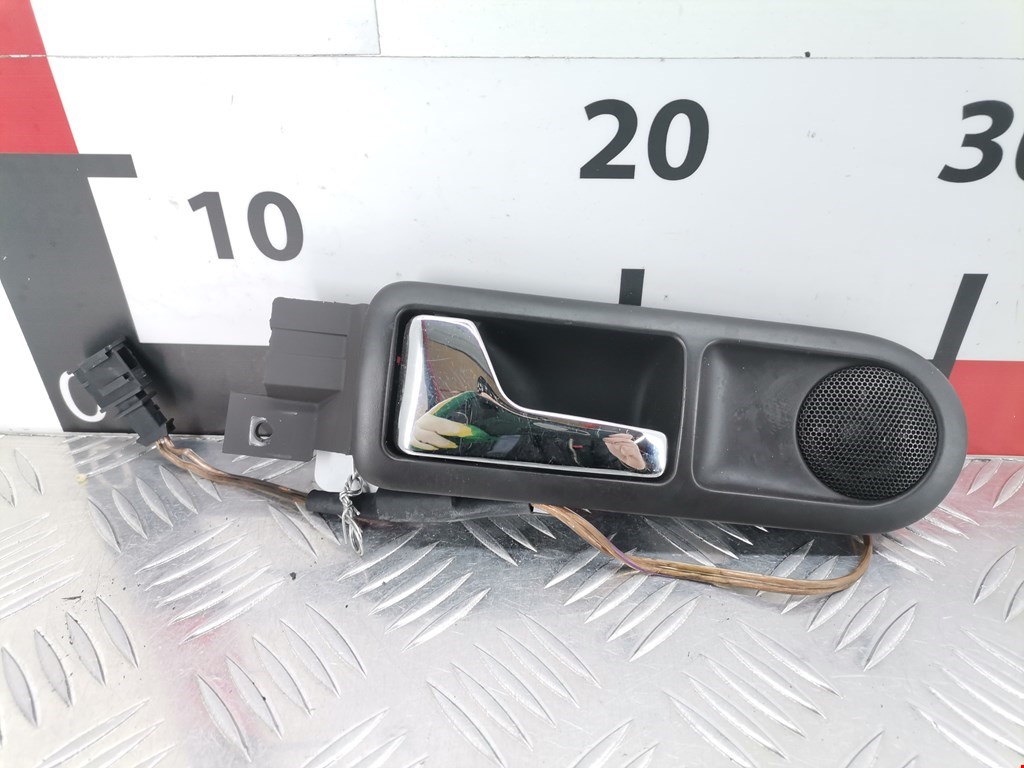 Ручка дверная задняя внутренняя левая VOLKSWAGEN Passat B5 1997-2005