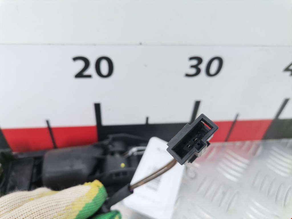 Ручка дверная задняя внутренняя левая VOLKSWAGEN Passat B5 1997-2005