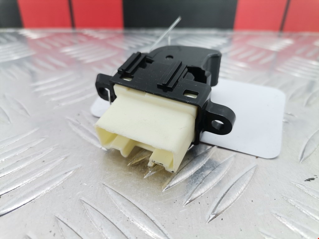 Кнопка стеклоподъемника MAZDA Premacy CP 1999-2004