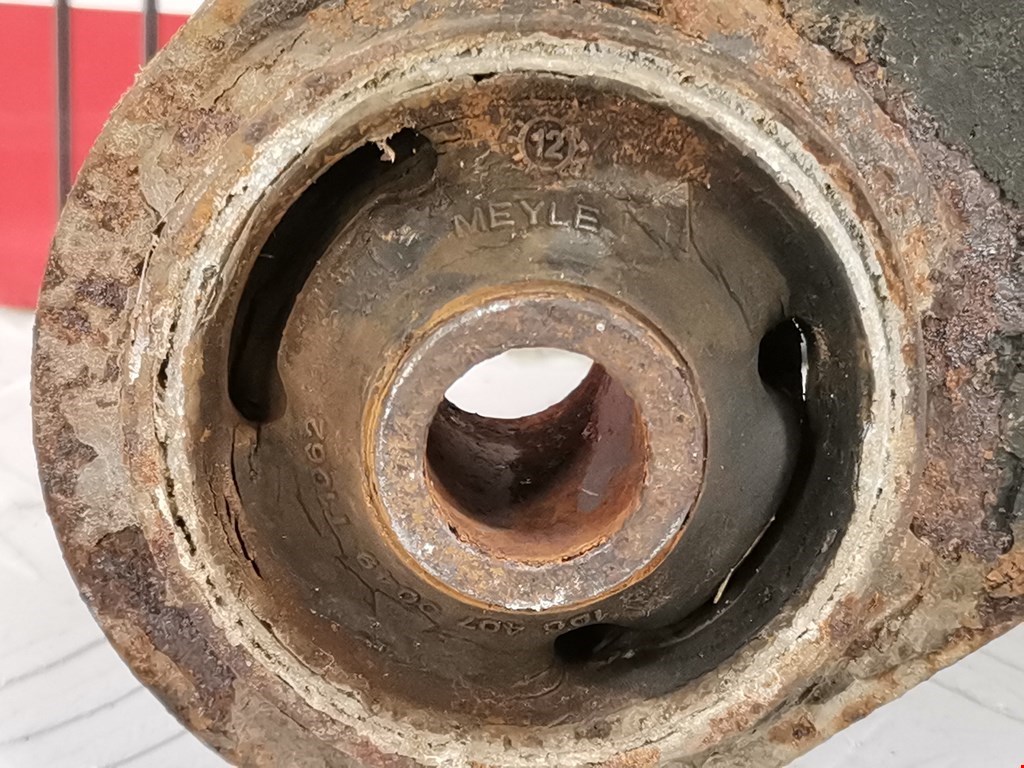 Рычаг передний левый VOLKSWAGEN Golf III 1991-1997