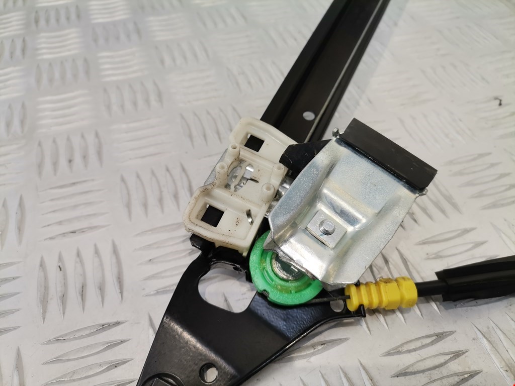 Стеклоподъемник задний правый SEAT Alhambra 1996-2010