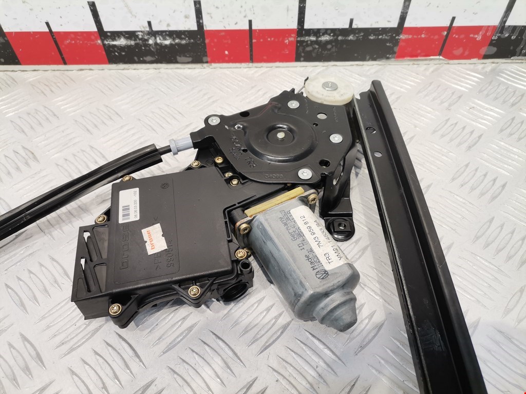 Стеклоподъемник задний правый SEAT Alhambra 1996-2010