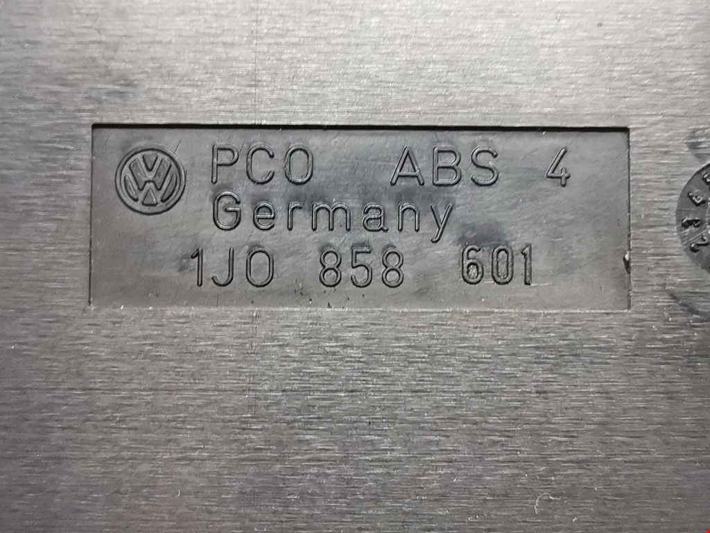 Подстаканник VOLKSWAGEN Bora 1998-2005