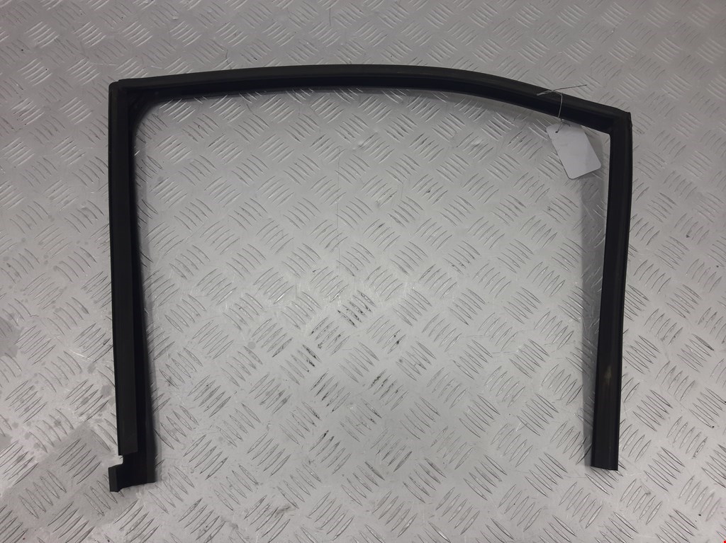 Уплотнитель (внутри) FORD Mondeo III 2000-2007