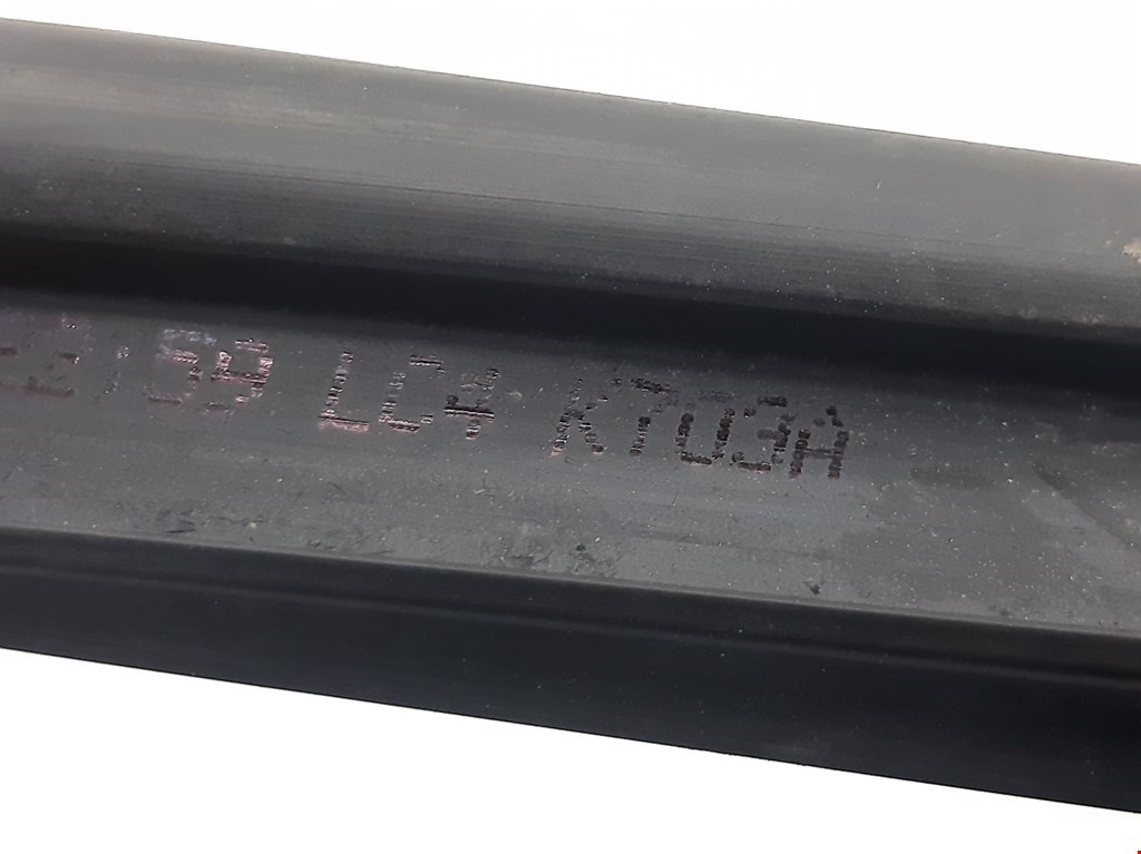 Уплотнитель (внутри) FORD Mondeo III 2000-2007