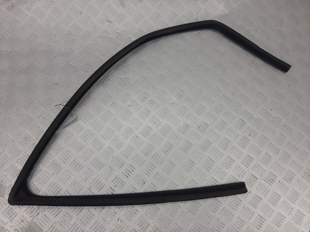 Уплотнитель (внутри) FORD Mondeo III 2000-2007