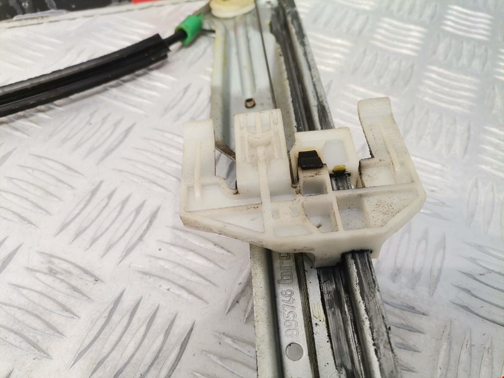 Стеклоподъемник передний левый CITROEN C5 I 2001-2008