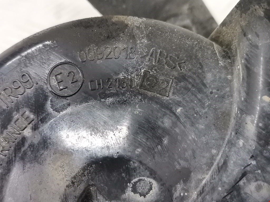 Сигнал звуковой (гудок клаксон) AUDI A4 B5 1995-2001