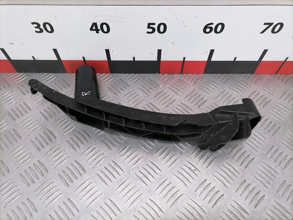 Кронштейн переднего бампера правый VOLKSWAGEN Golf V 2003-2009