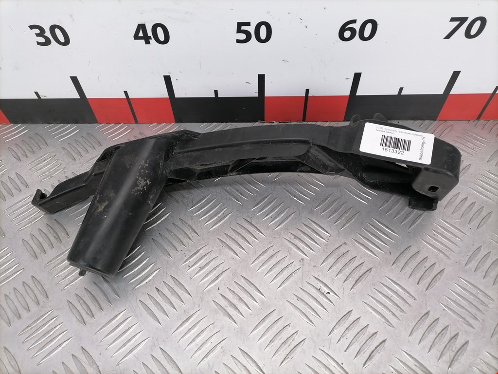 Кронштейн переднего бампера правый VOLKSWAGEN Golf V 2003-2009