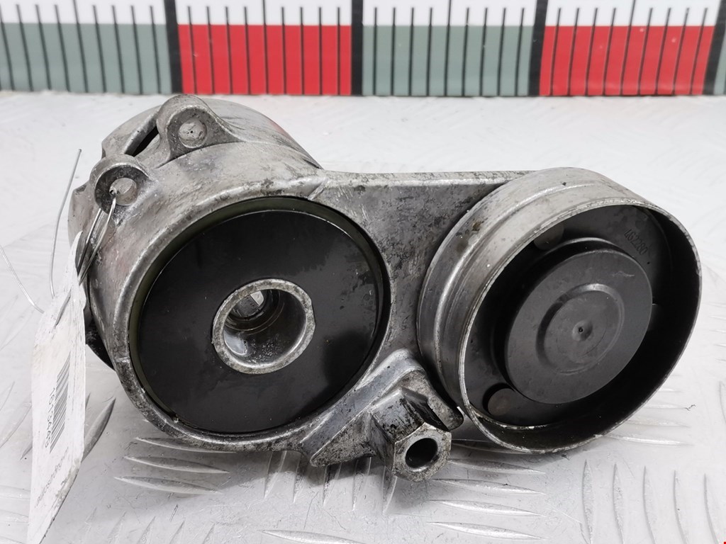 Натяжитель ремня генератора (приводного поликлинового ремня Audi A6 C5 (1997-2005)