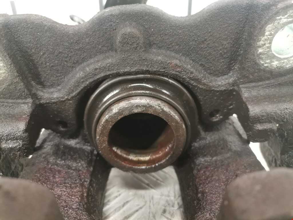 Суппорт задний левый VOLKSWAGEN Touareg 2002-2010