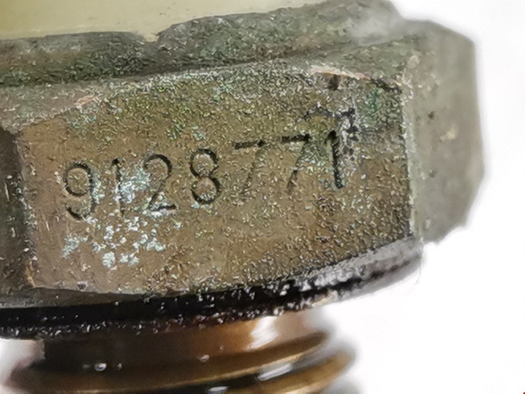 Датчик давления масла VOLVO V40 I 1995-2004