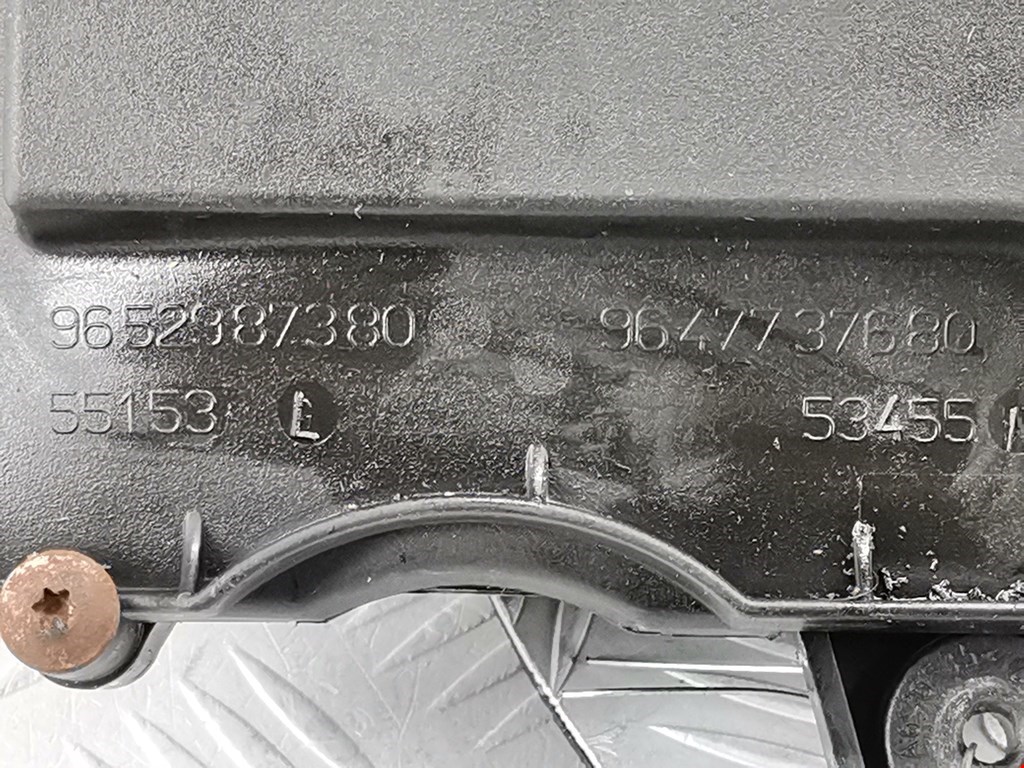 Корпус воздушного фильтра FORD Fusion 2002-2012