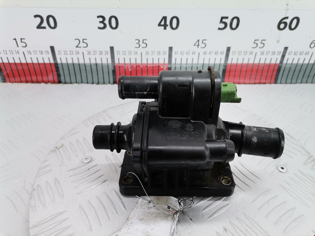 Корпус термостата FORD Fusion 2002-2012