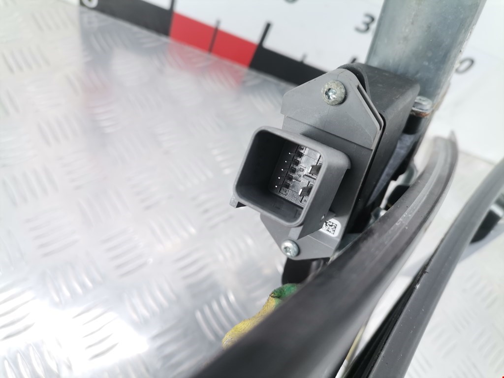 Стеклоподъемник передний левый OPEL Astra J 2009-2017