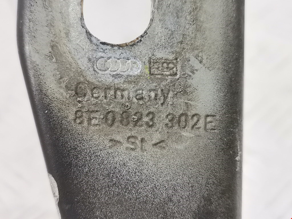 Петля капота левая/правая AUDI A4 B6 2001-2005